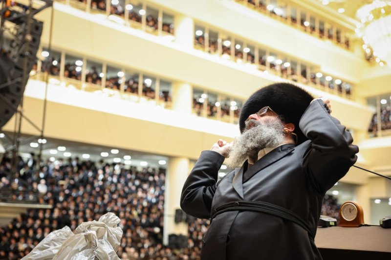 משה גולדשטיין, א. איזנבאך וארי קופרשטוק.