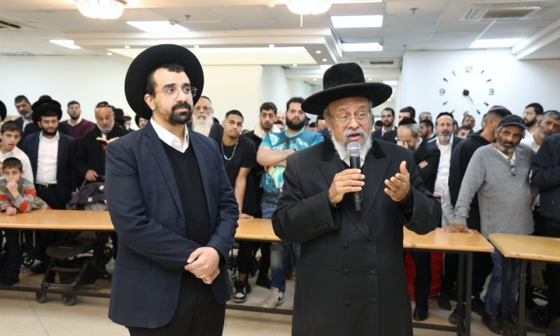 תיעוד מראש העין: חלוקת הגר"א עפג'ין לאלפים מהדרום ועד הצפון