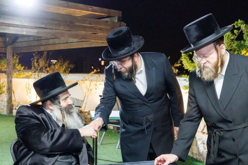 באדיבות המצלם