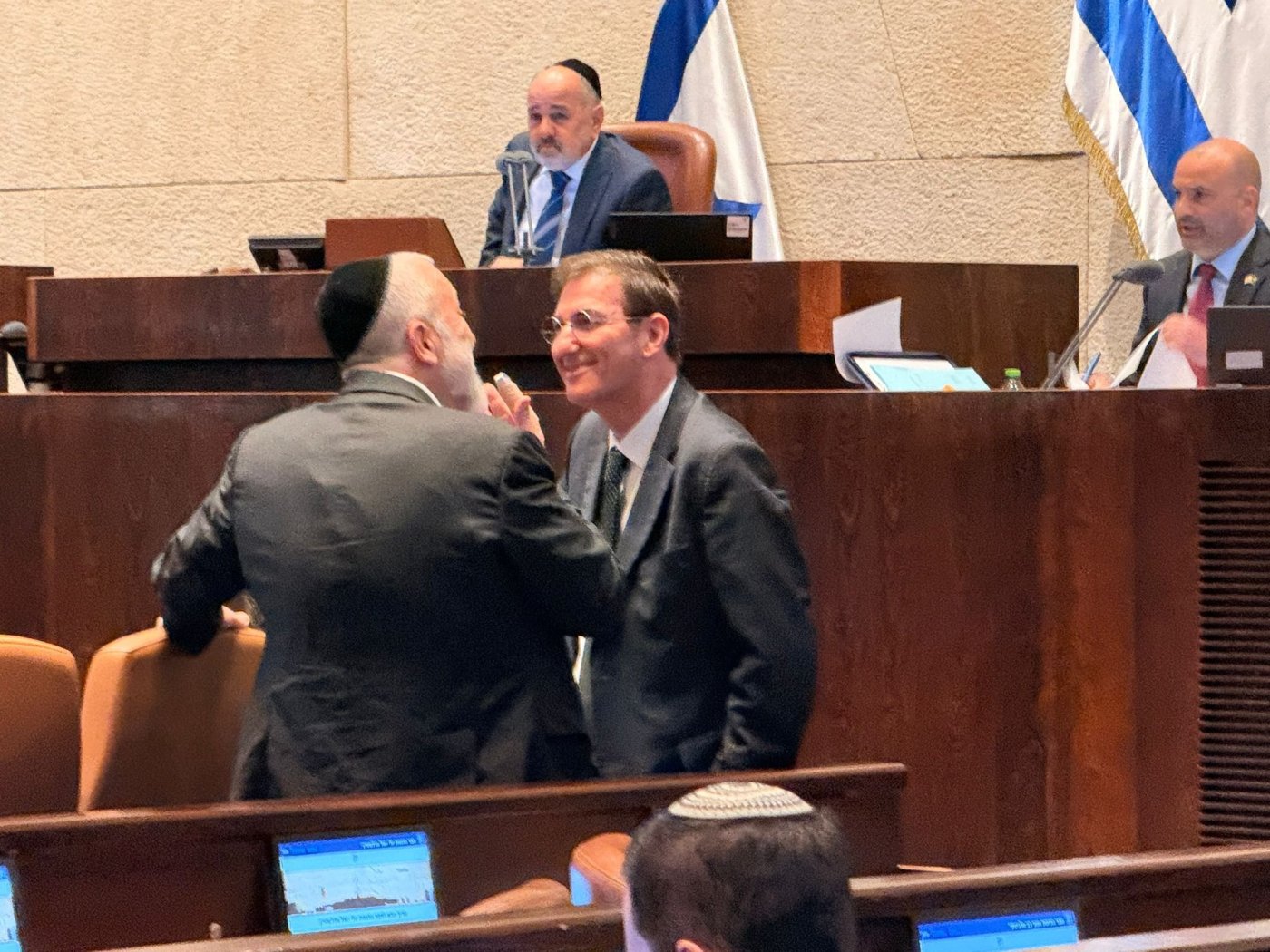 באדיבות המצלם