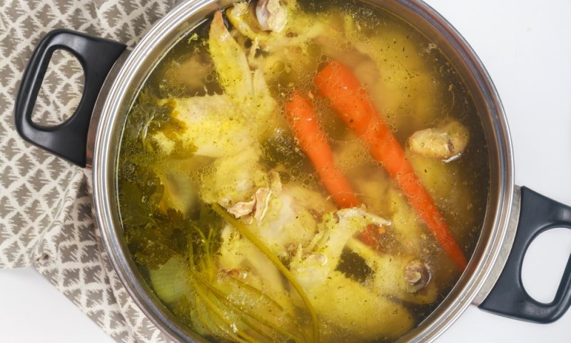 (מ)רק בריאות: מתכון למרק עוף מקורי-מקורי