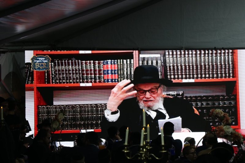 באדיבות המצלם