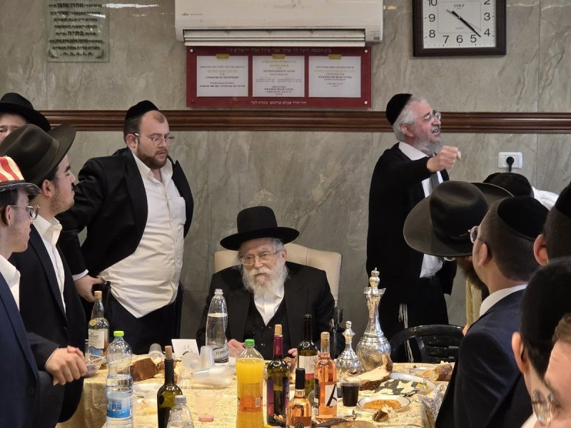 באדיבות המצלם