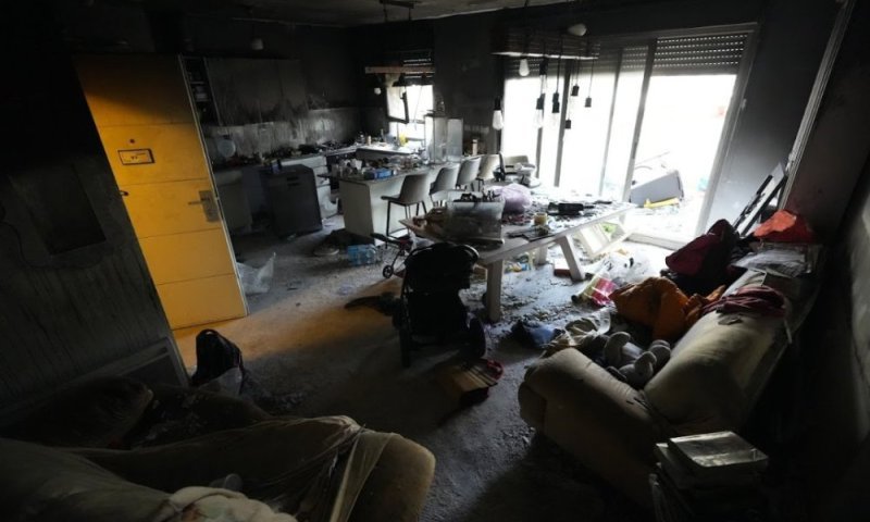 הלם: יצאו מהבית למספר דקות, וגילו שביתם נחרב כליל