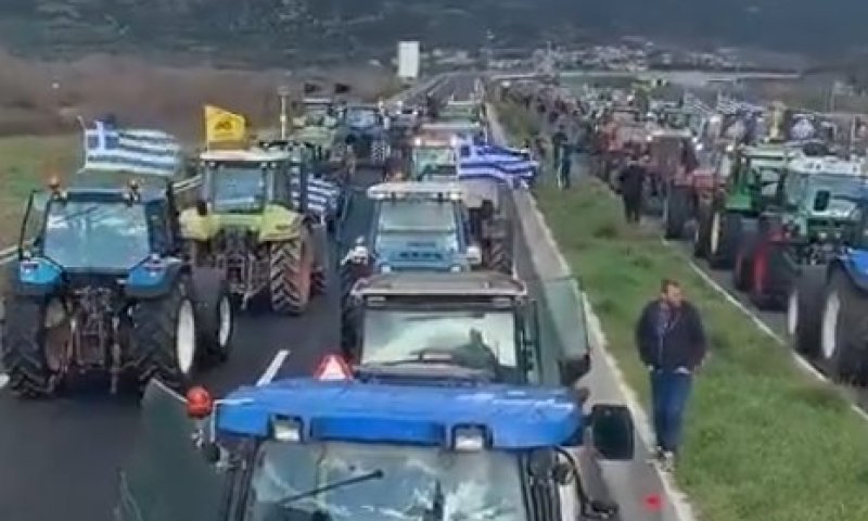 חקלאים חסמו עם טרקטורים צירים מרכזיים ויידו אבנים על שוטרים