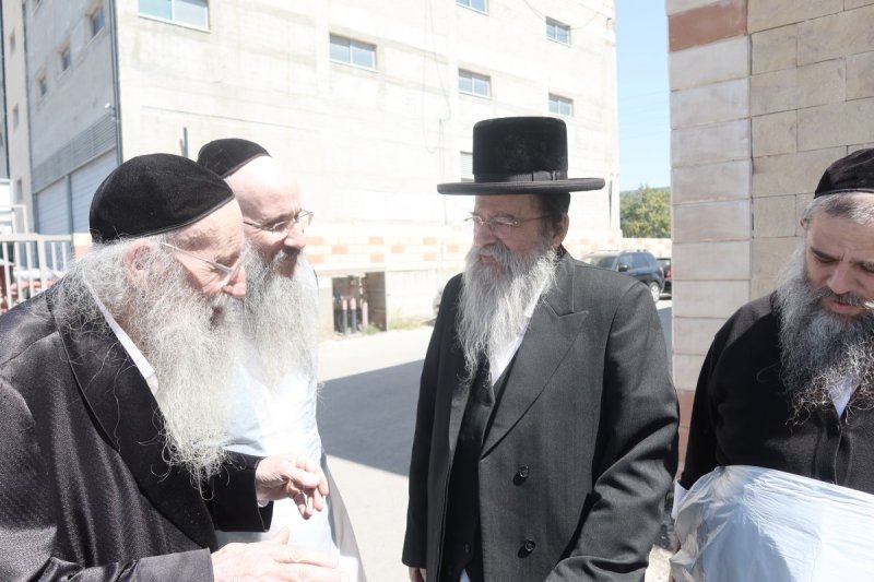 באדיבות המצלם