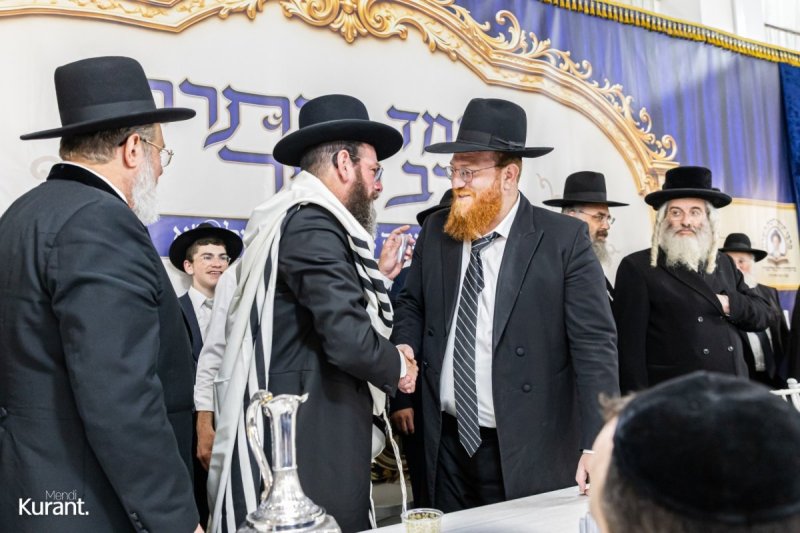 מענדי קורנט