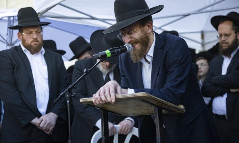 האבא זעק בלוויה: "יוסי שלנו, תהיה מליץ יושר על עולם הישיבות"