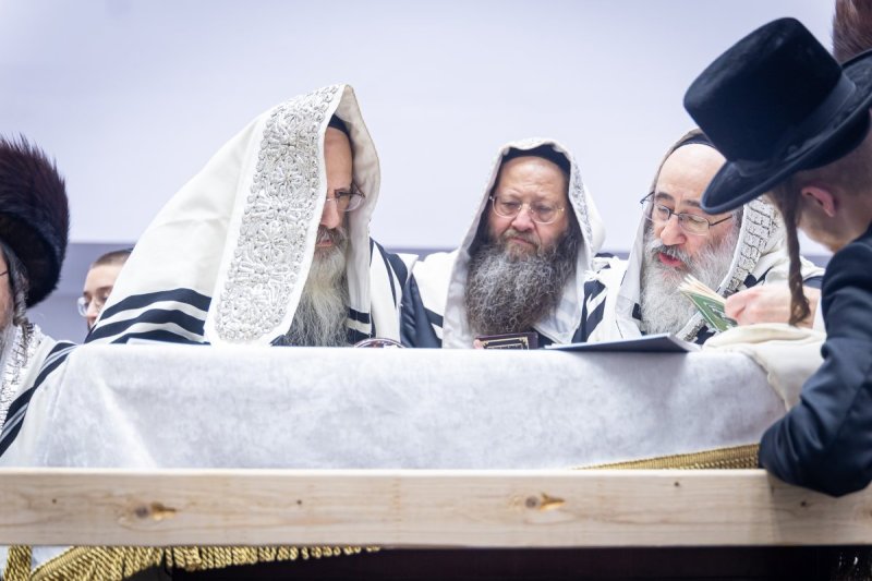 האחים לאנטשעווסקי ואייזיק ג.