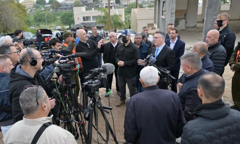 "המשטר האיראני מכוון את הטילים לעבר אוכלוסייה אזרחית"