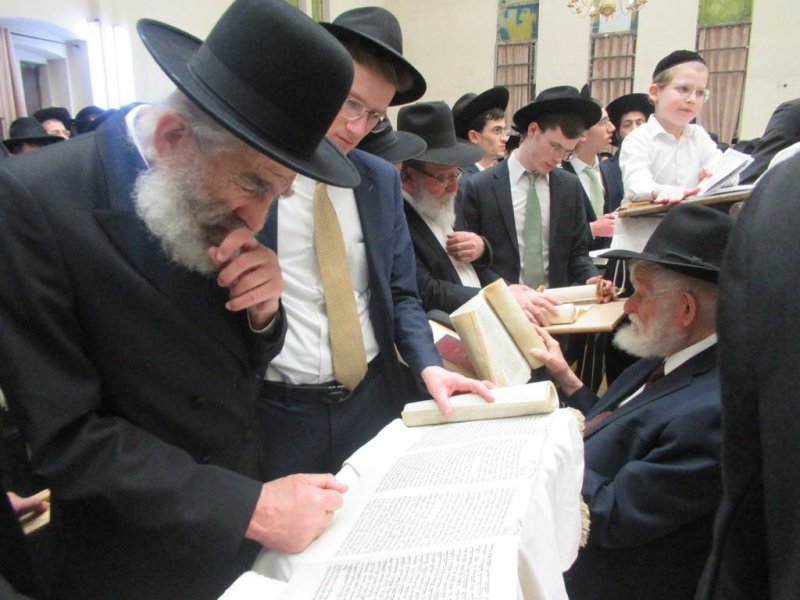 באדיבות המצלם