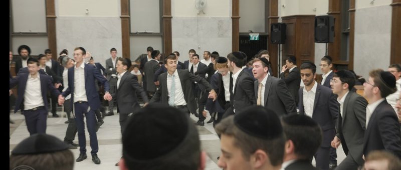 באדיבות המצלם