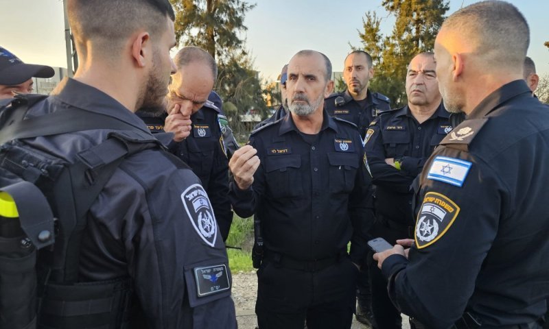 נהג דיווח על פיגוע, המפכ"ל חסם את הרכב ויצא לעצור חשודים