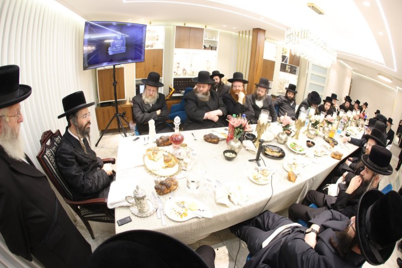 באדיבות המצלם