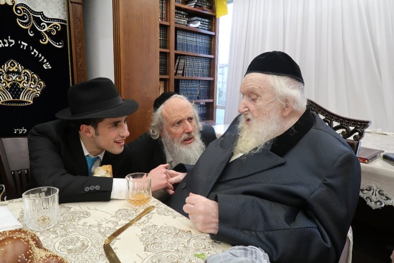 באדיבות המצלם