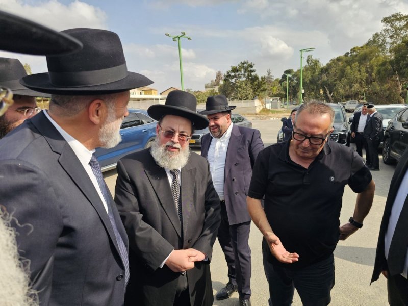 באדיבות המצלם