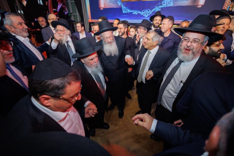 דניאל נפוסי ומאיר זלזניק