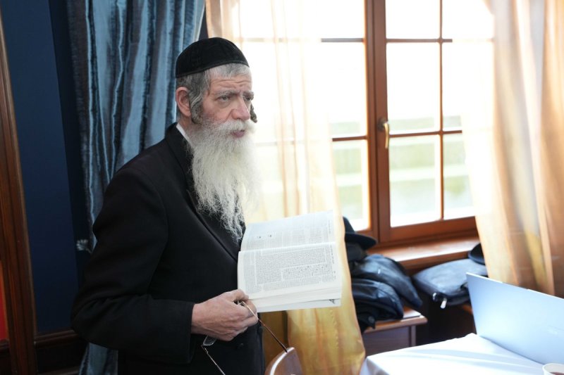 באדיבות המצלם