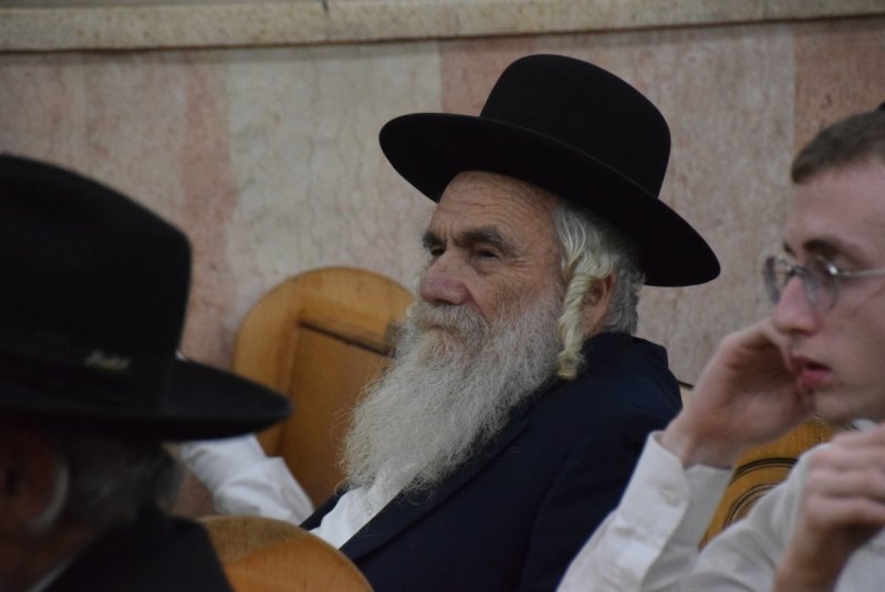 באדיבות המצלם