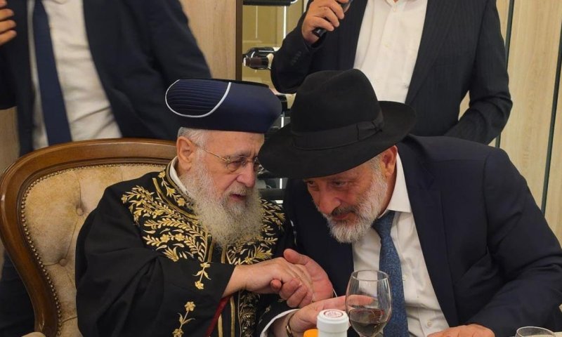 המגעים עלו על שרטון: דרעי סירב להסדר מול הרב יצחק יוסף