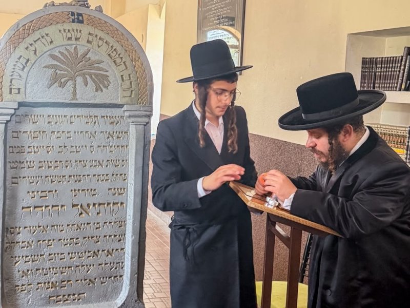 באדיבות המצלם