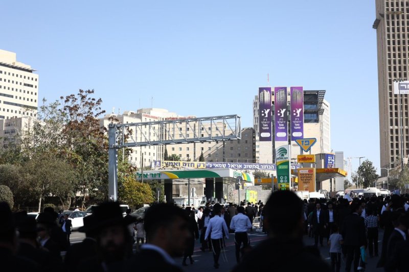 דניאל נפוסי ודוד מנדלסון