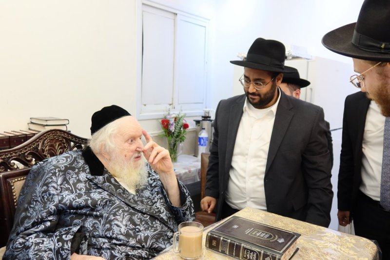 באדיבות המצלם