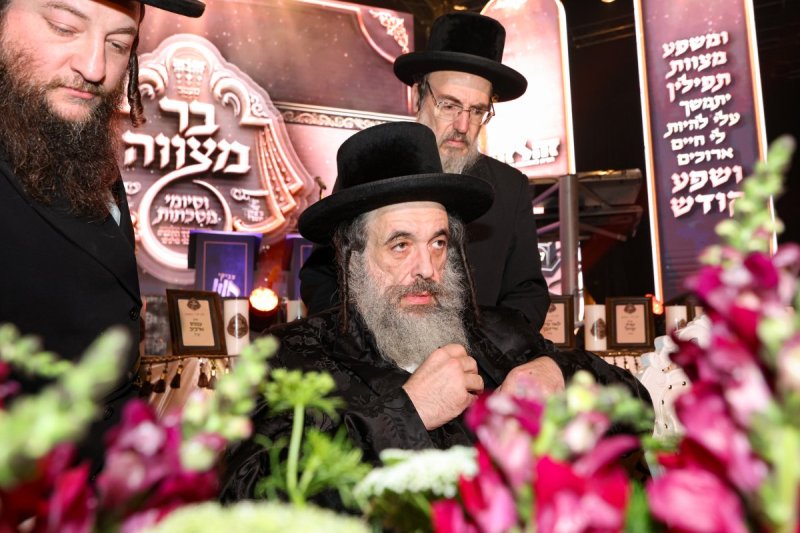 יעקב נחומי וא. אייזנבאך