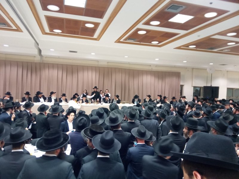 באדיבות המצלם