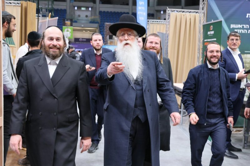 יעקב נחומי, אריאל אוחנה, אברהם כהן