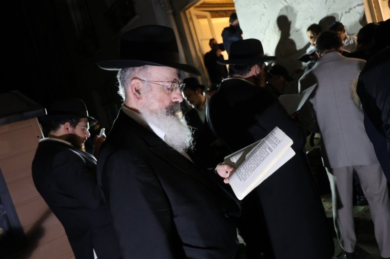 מרדכי לובעצקי