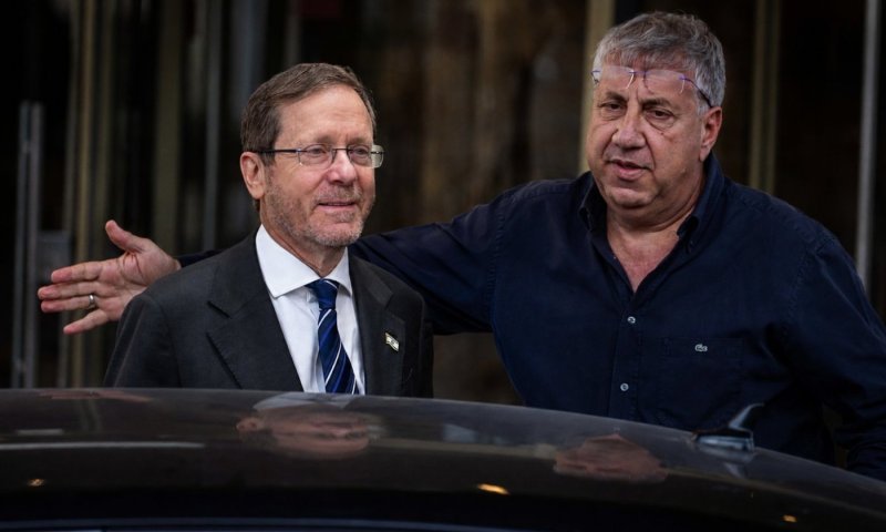 "חשב לעשות לי 'כיפה אדומה'": ברדוגו מאשר את הפגישה הסודית ותוקף את הרצוג