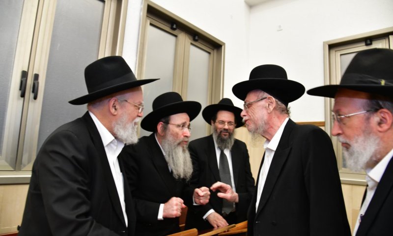 ב'עטרת צבי' התכנסו לעצרת הספד על ראש הישיבה זצ"ל