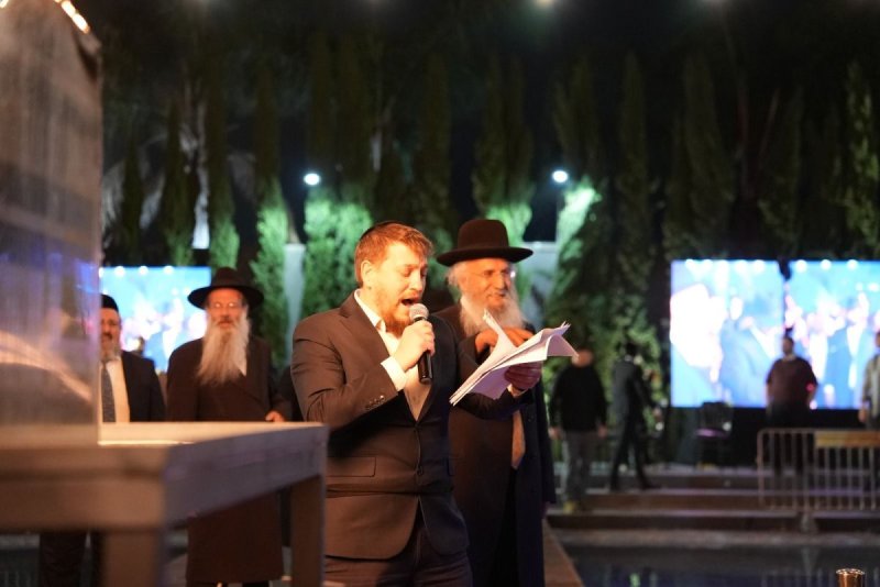 באדיבות המצלם