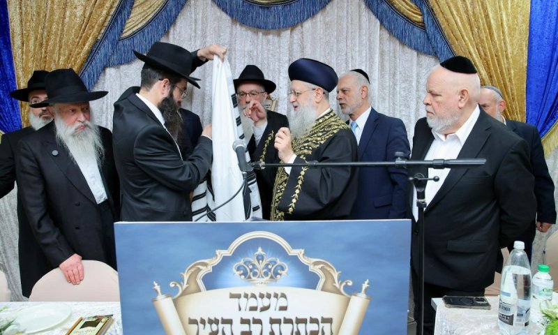 עם חצוצרות וטלית חדשה: כך הוכתר רב העיר נוף הגליל