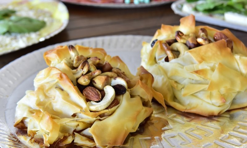 מיוחד לפורים! פרחי פילו ממולאים בכל טוב