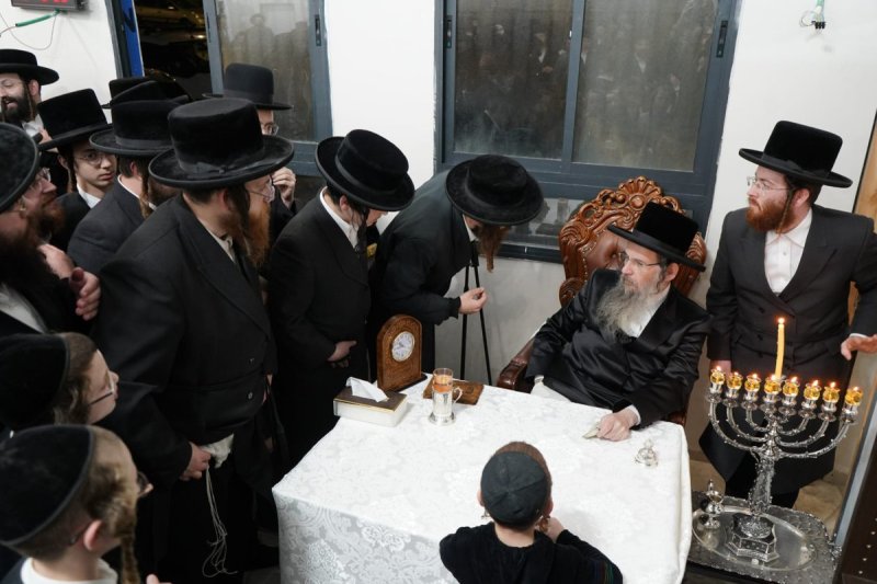 באדיבות המצלם