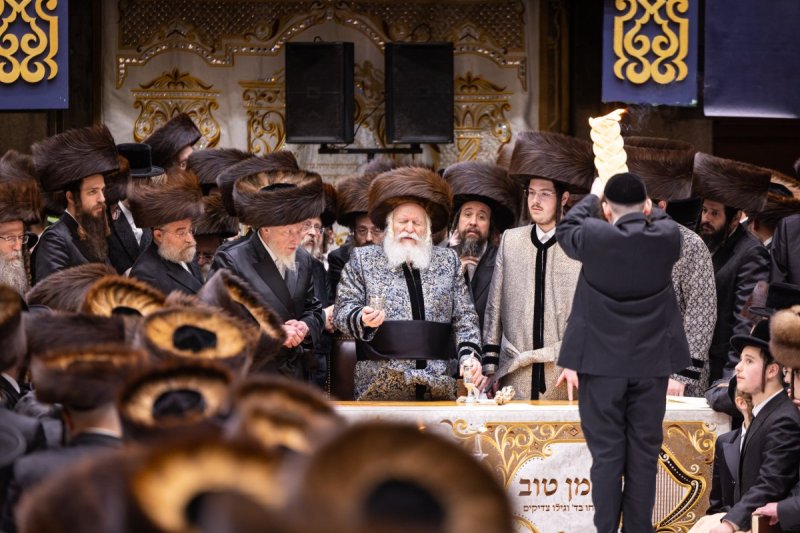 באדיבות המצלם