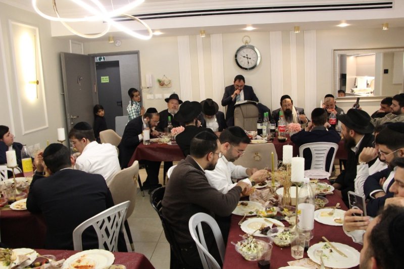 באדיבות המצלם