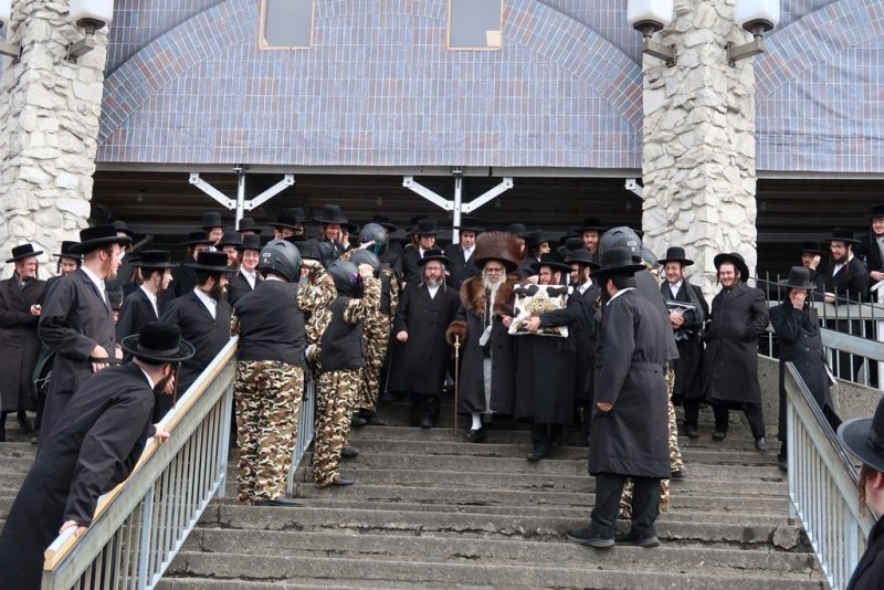 באדיבות המצלם