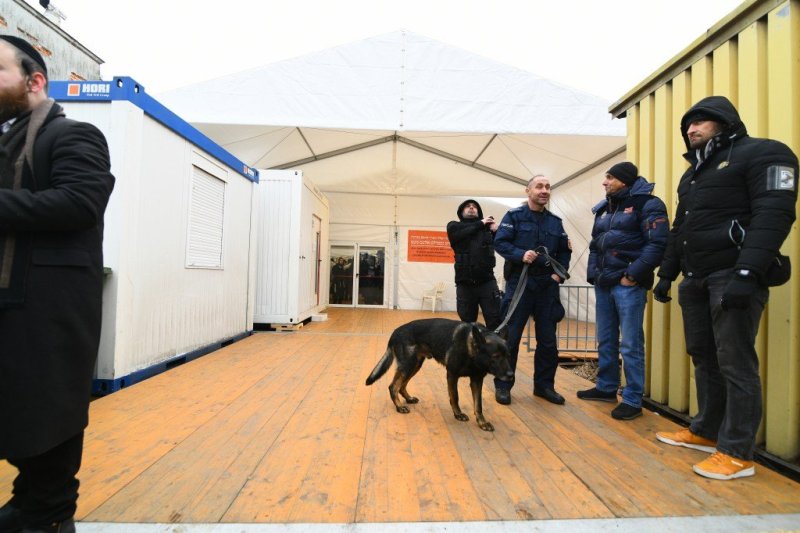 ארי קופרשטוק - פולין