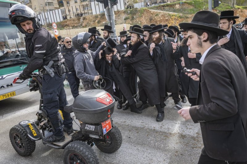 חיים גולדברג, פלאש 90