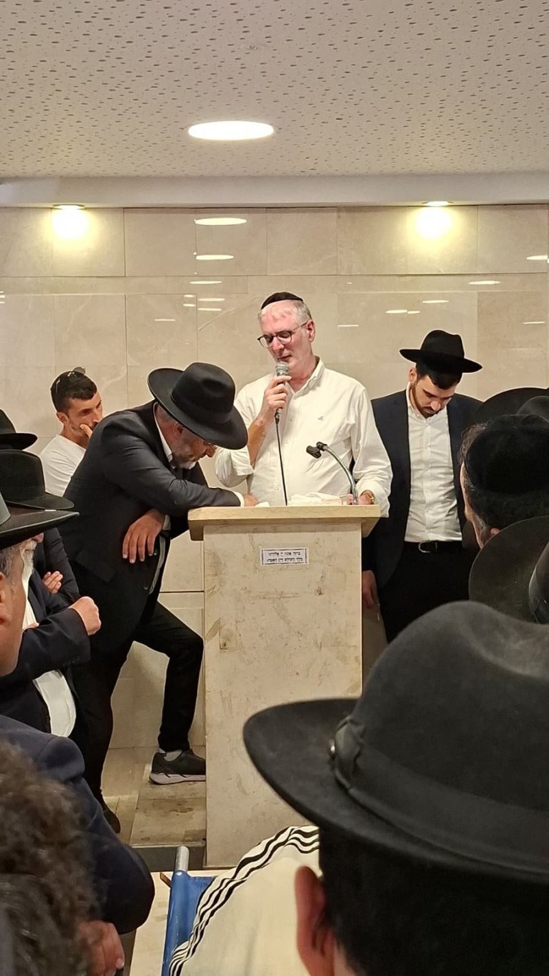 באדיבות המצלם