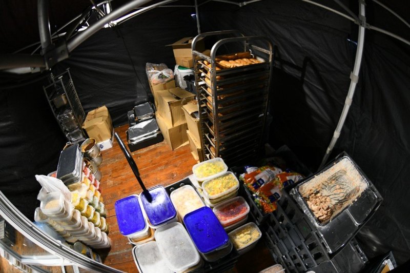 ארי קופרשטוק - פולין