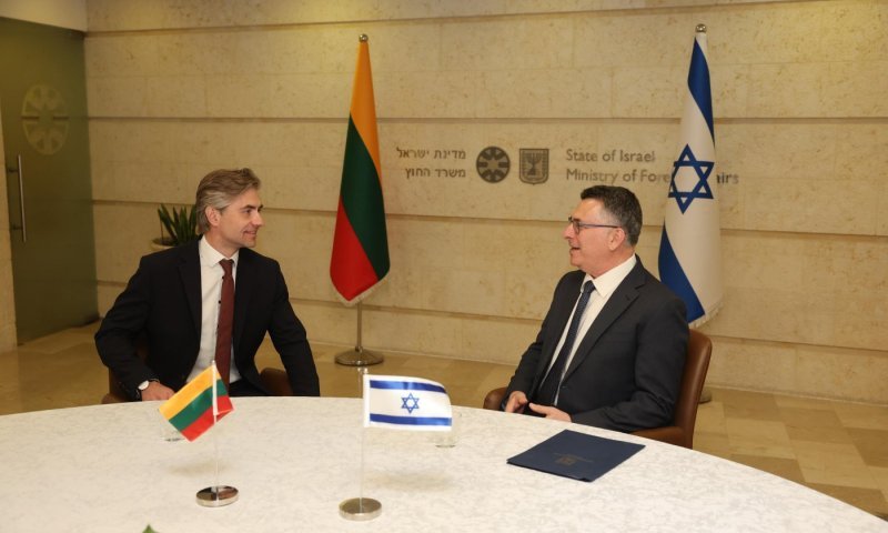 ישראל הציגה לליטא תיעוד של מנהרות חיזבאללה