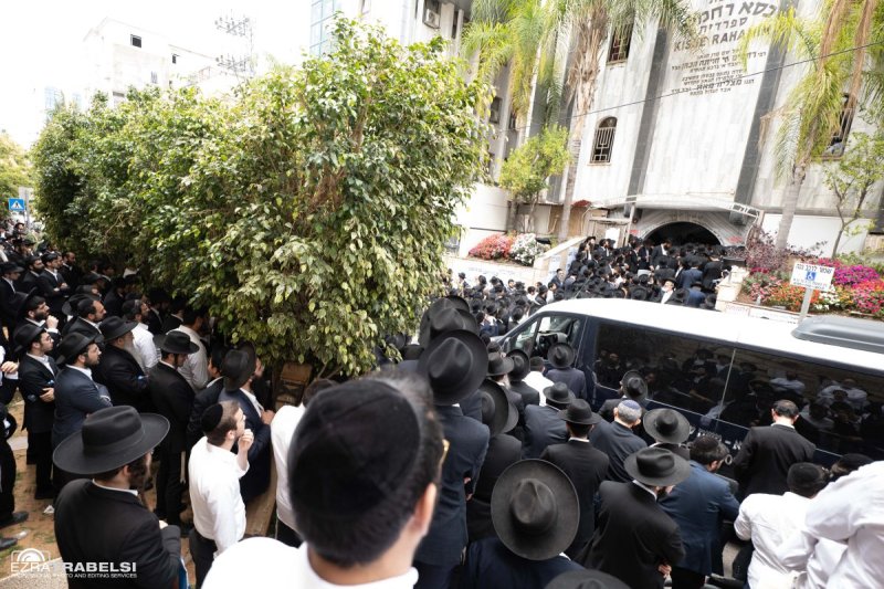עזרא טרבלסי