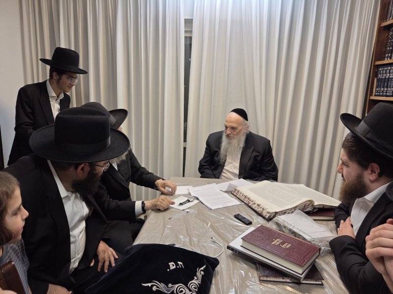 באדיבות המצלם