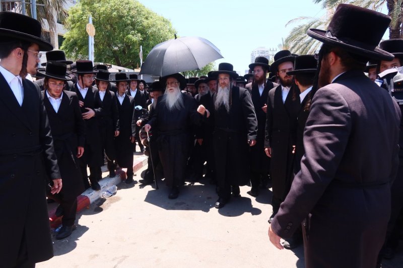 באדיבות המצלם