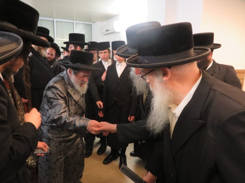 באדיבות המצלם