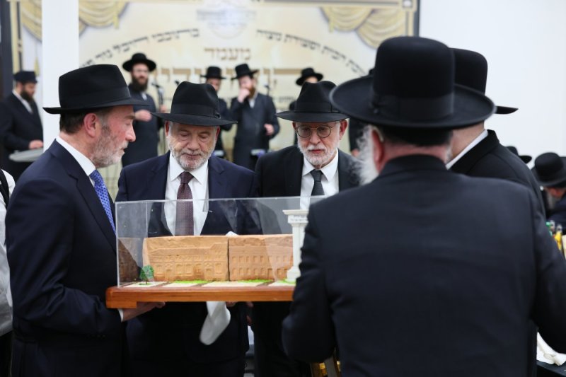 באדיבות המצלם